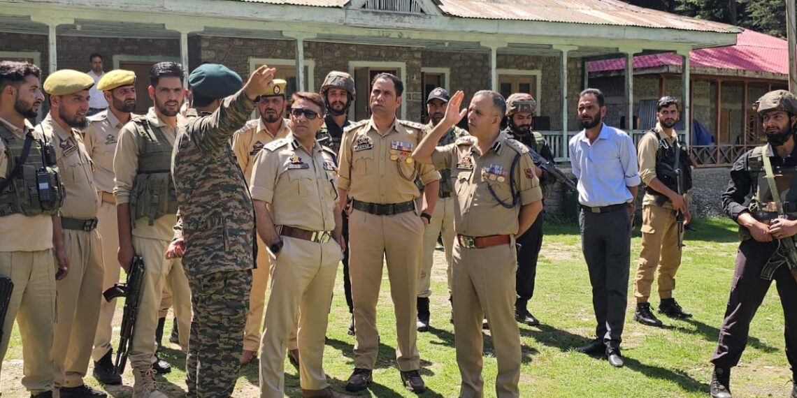 _Ahead of upcoming Assembly Elections_ DIG NKR Baramulla and SSP Kupwara visits forward area of Keran