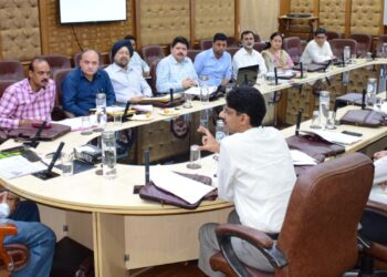Advisor Bhatnagar chairs Governing Body meet of J&K Medicinal Plant Board