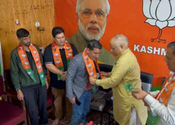 Apni Party Youth General Secretary, Vice DDC Shopian Irfan Manhas Joins BJP Along with other Prominent Members in Srinagar.