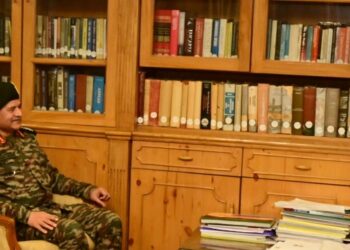 Chief of the Army Staff, General Upendra Dwivedi today met Lieutenant Governor Shri Manoj Sinha, at Raj Bhawan.