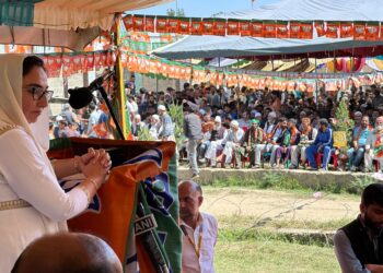 Dr Darakhshan criticizes NC, Congress & PDP for spreading fake narratives