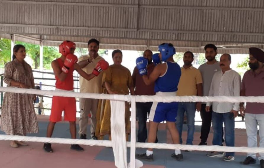 District Level Boxing Competitions of U-19 Boys & Girls Concludes