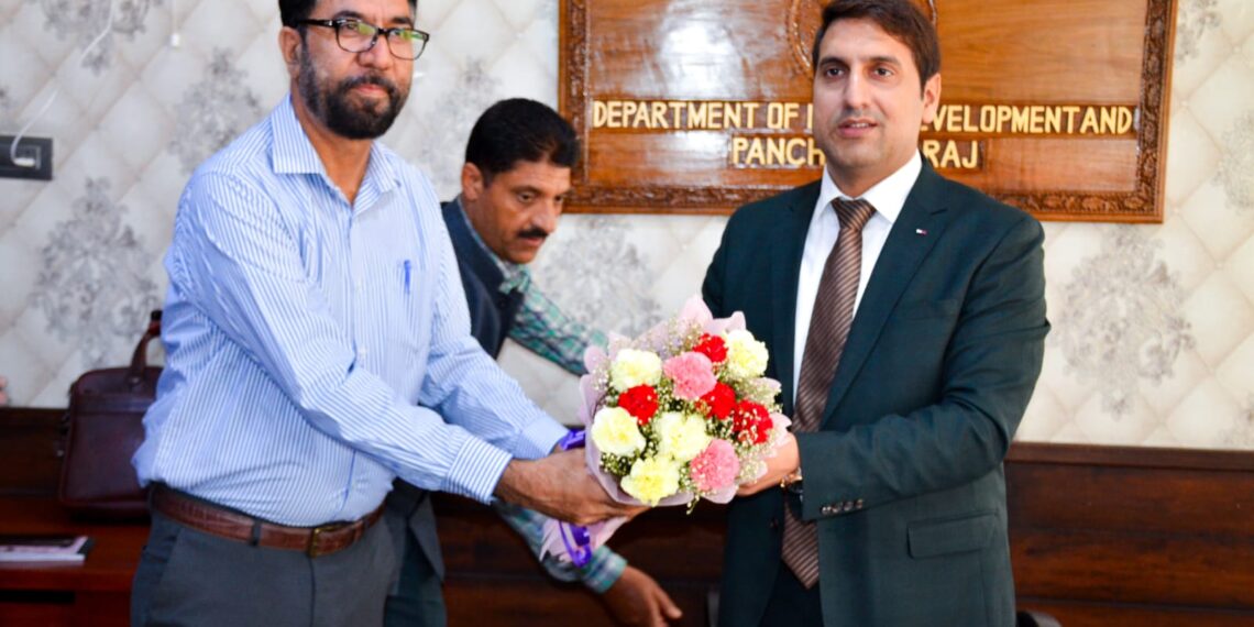 Aijaz Asad assumes charge as Secretary RDD; holds interactive session with staff