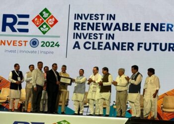 4th Global Renewable Energy Investment Meet J&K gets highest achiever award in overall Renewable Energy Capacity among UTs