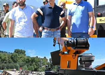 DC Shopian takes stock of restoration work, traffic clearance at Dachno, Heerpora