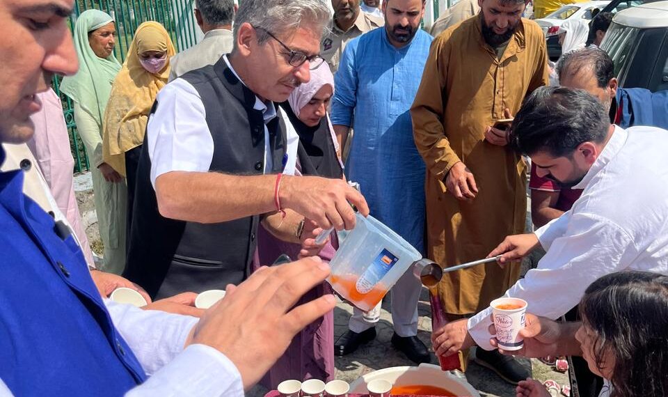 Kashmir Jurists Bar Association today organised an free refreshment service camp at Dargah Shrine