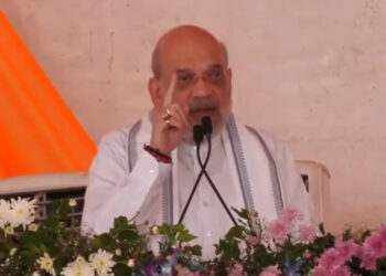 Jammu borders silent as Pak afraid of PM Modi; will respond with a shell if bullet fired at us: Amit HM Shah in Mendhar