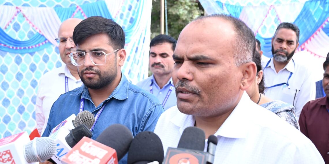 Assembly Elections-2024 CEO visits Rajouri on Poll Day; monitors voting process