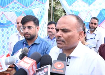 Assembly Elections-2024 CEO visits Rajouri on Poll Day; monitors voting process