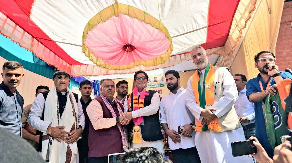 BJP National General Secretary Tarun Chugh addressed a public rally in support of BJP candidate Master Mohammad Idress in Karnah tehsil.
