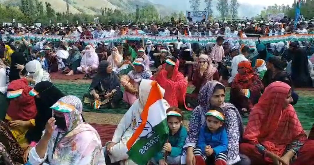 Rahul Gandhi Fails to Pull Crowd at Doru Rally