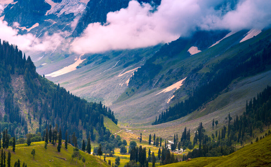THE CALL OF THE MOUNTAINS NORTH KASHMIR’S NEW FRONTIERS FOR ADVENTURE SEEKERS