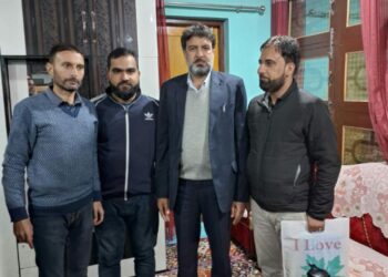 این ایچ ایم ایسوسی ایشن کا وفد ایم ایل اے کرناہ سے ملاقی 