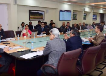 Chief Minister Omar Abdullah reviews functioning of Housing & Urban Development initiatives