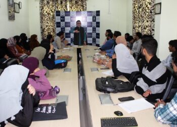 IUST Hosts Round Table discussion on “Philosophy and the Post-Truth World”