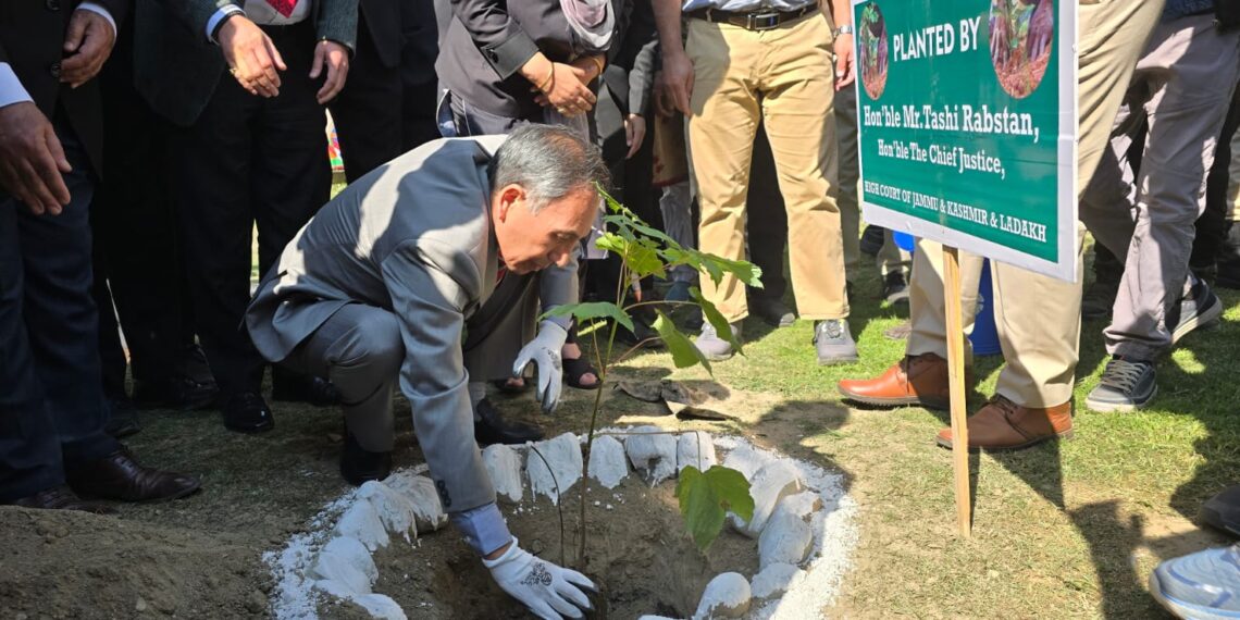 Chief Justice visits Kupwara, inspects judicial infrastructure, construction works on District court complex