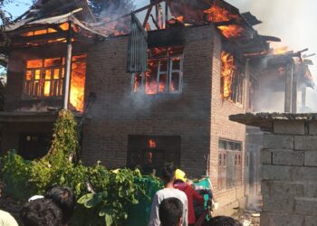 Fire Erupts in Two Residential Houses in Kulgam village