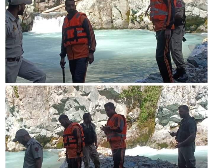 Unknown couple has jumped into river jhelum in Kulgam