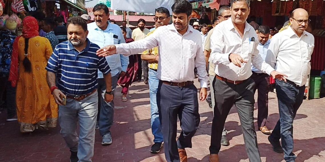 Commissioner JMC reviews arrangements for holy Navratra at Bahu Fort