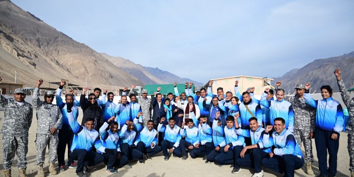 IAF-UWM Historic Car Rally Reaches Srinagar, Inspiring Youth to Join Armed Forces
