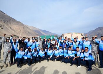 IAF-UWM Historic Car Rally Reaches Srinagar, Inspiring Youth to Join Armed Forces