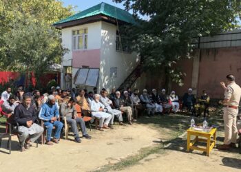 Police facilitates Police Community Partnership Group (PCPG) meeting in Kulgam