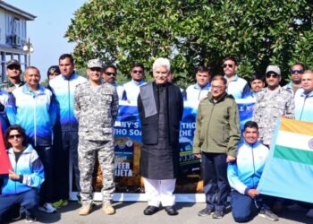Lt Governor flags off IAF-UWM Vayu Veer Vijeta Car Rally