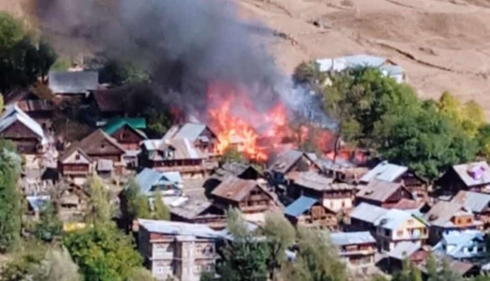 Over 70 Houses Gutted as Major Fire Rages in Kishtwar