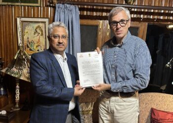 LG Manoj Sinha invites, Omar, council of ministers for Oath taking ceremony on Oct 16