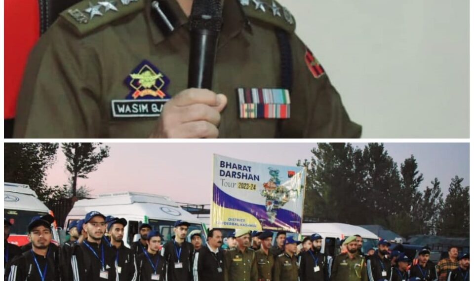 SSP Ganderbal flags off group of students for Bharat Darshan Tour