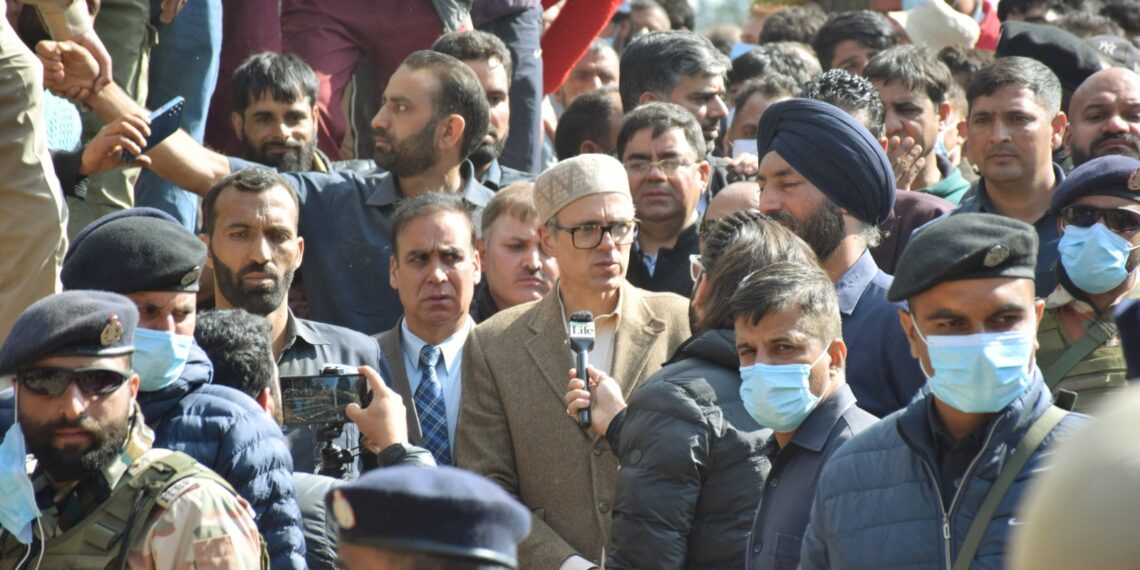 Chief Minister visits fire-affected families in Warwan