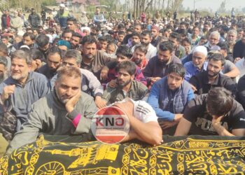 Ganderbal Attack: Amid sobs and tears, Budgam doctor laid to rest in native village