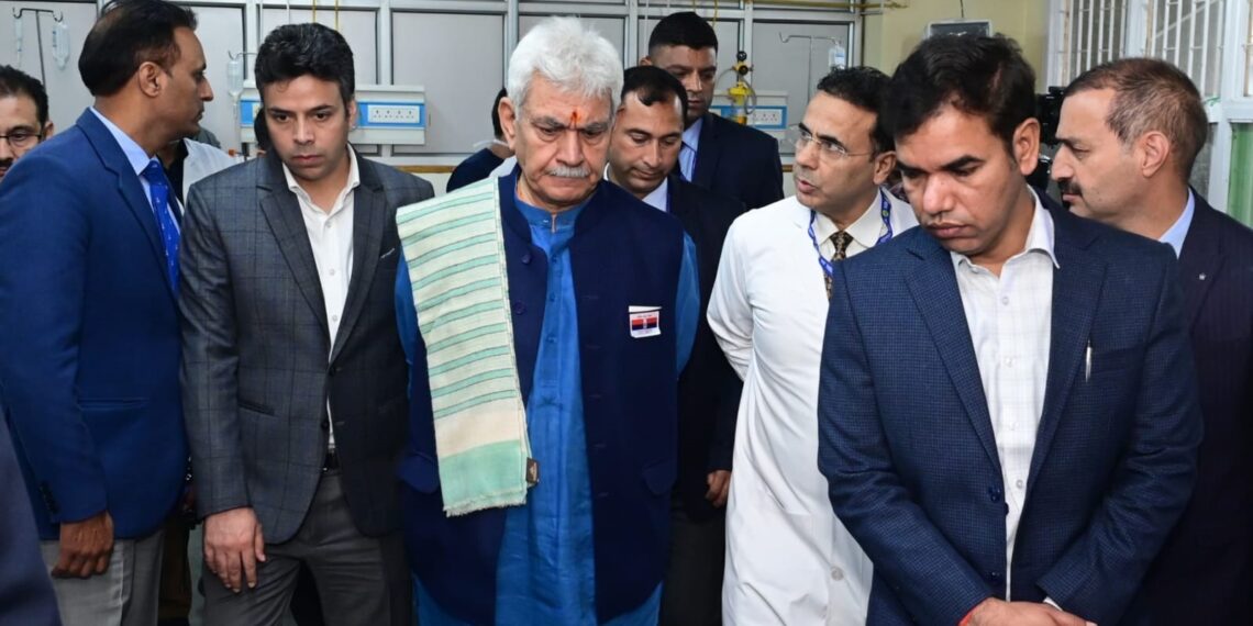 Lt Governor visited SKIMS Hospital, inquired about the health of Civilians injured in Gagangir terror attack