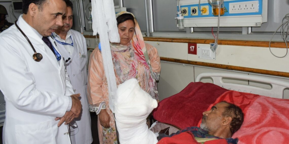 Sakeena Masood visits SKIMS, takes stock of well being of injured persons of Gagangeer attack