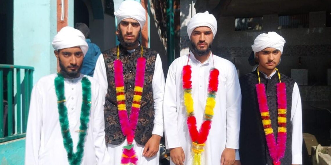 Sumbal Dara Uloom Rehmania Celebrates Annual Conference, Honors Four New Hafiz-e-Quran