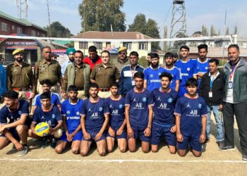 Police organises Volleyball Match in honour of Bravehearts in Anantnag