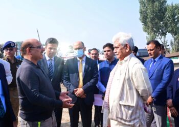 Lt Governor inspects progress of key infrastructure, Smart City projects of Srinagar