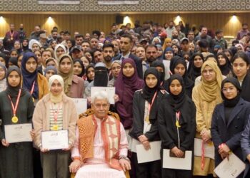 Lt Governor addresses Amar Ujala’s Medhavi Chhatra Samman Samaroh in Srinagar, Felicitates the meritorious students of Class 10th & 12th from JKBOSE