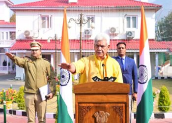 Lt Governor Administers ‘Rashtriya Ekta Diwas’ Pledge to officers at Raj Bhawan; pays tributes to Sardar Vallabhbhai Patel on his Janm-Jayanti