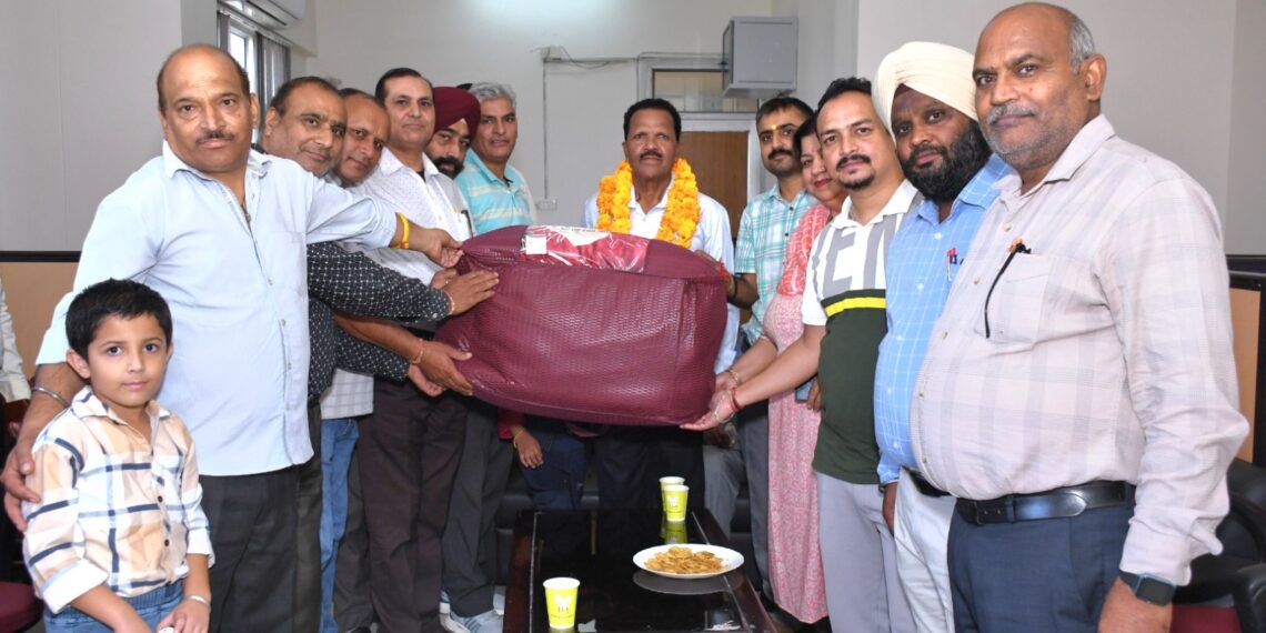 DIPR bids adieu to Dewan Chand