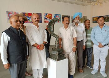 Principal Secretary inaugurates 3 day International Art Exhibition at Kala Kendra