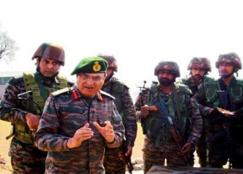 GOC White Knight Corps reviews security in Poonch