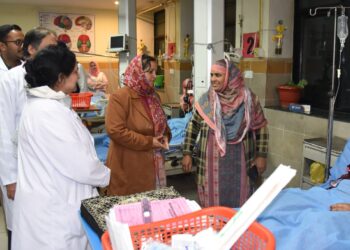 Sakeena Masood conducts surprise inspection of SMHS Hospital, Super Speciality hospital Srinagar