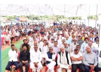 Satish Sharma visits Maira Mandrian; reiterates govt’s priority towards equitable development