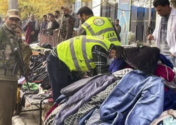 11 injured in grenade attack in Srinagar