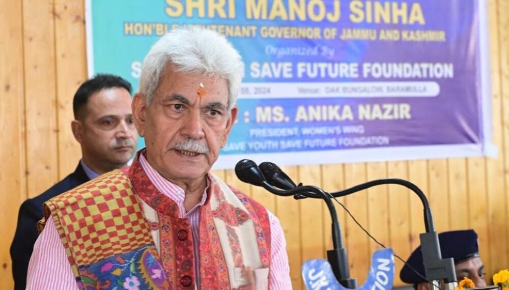 Lt Governor interacts with Youth at Baramulla; reiterates Government’s commitment towards empowerment & welfare of Youth of J&K