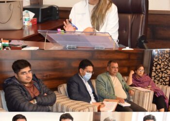 Yasha Mudgal holds meeting regarding issues of Houseboat Owners Association