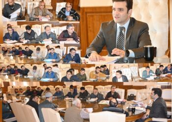 DC Kulgam reviews progress of Works under JJM