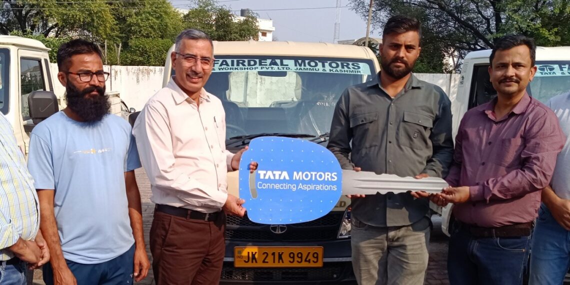 7 Samba youth provided commercial vehicles under Mumkin Scheme