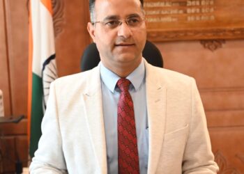 DC Shopian briefs media on DAGJYA, PM Surya Ghar, AB- PMJAY & PMAY-U
